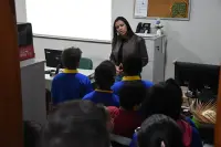 Alunos do 4º ano participam de palestra sobre os Três Poderes na Câmara de São Gonçalo