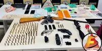 110 militares participaram da operação simultânea em quatro cidade que finalizou com prisões, apreensão de armas, drogas e explosivos