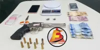 TRÁFICO DE DROGAS Homem de 18 anos é preso com revólver, drogas e materiais para tráfico no Centro de Itabira